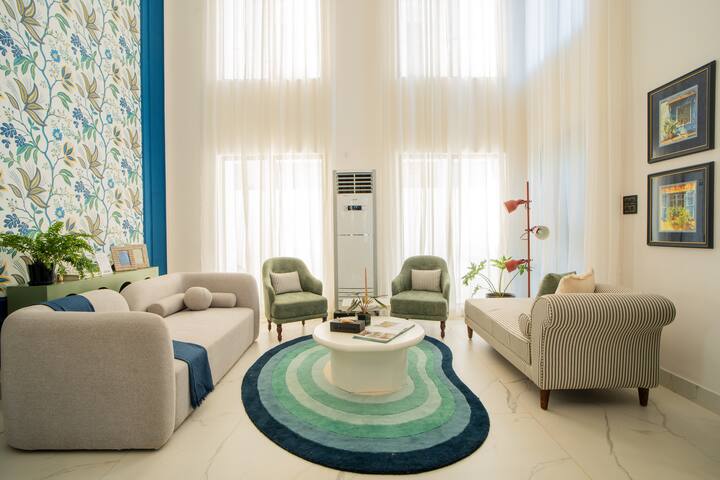 Living room image 7