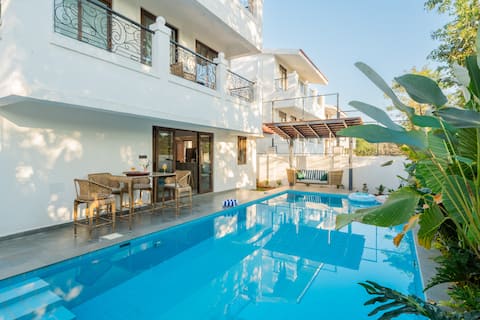 Elivaas Pet-friendly Villa W/ Large Pool & Lift