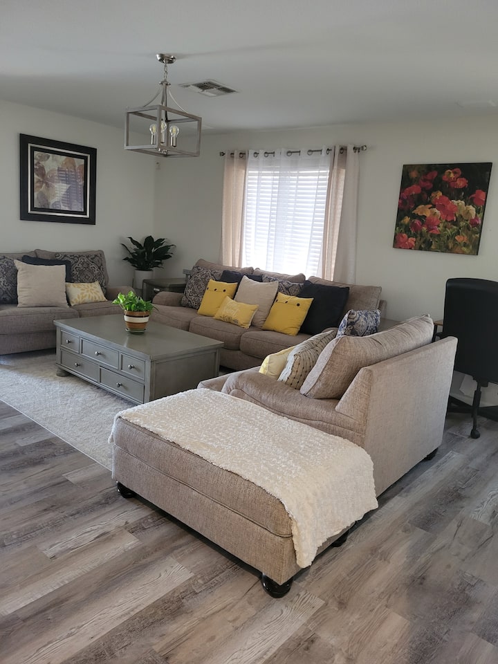 The Pool House - Mesa, AZ