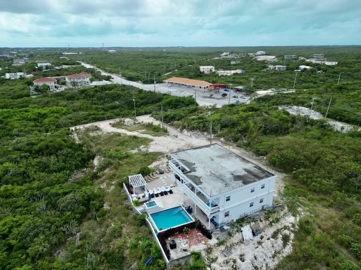 wheeland stlement Eliphat Regis apartment