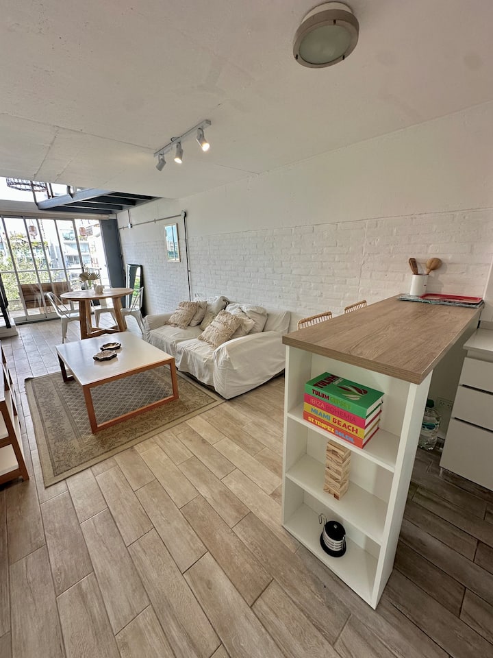 Loft mobiliado com varanda em Palermo Hollywood