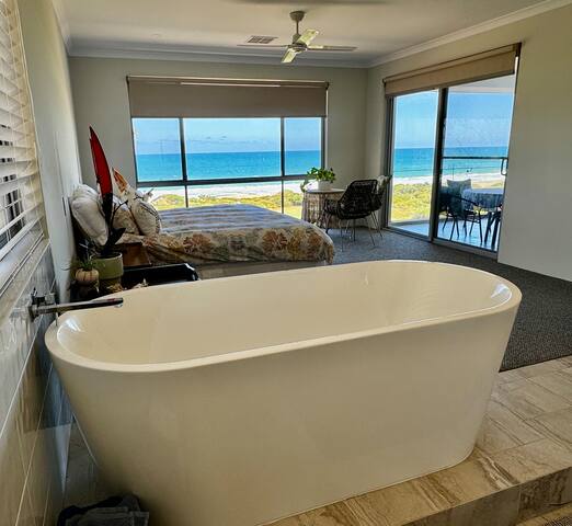 The Sanctuary Absolute Ocean Front gallery image 4