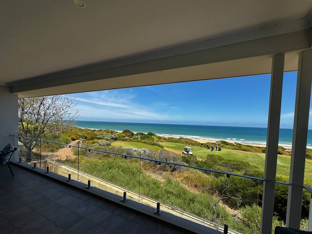 The Sanctuary Absolute Ocean Front gallery image 3