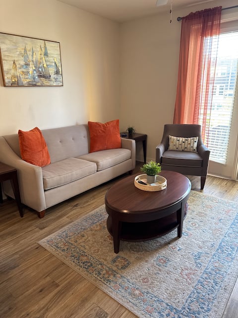 Top Airbnb: Quiet Retreat 1 bedroom 1 bath in Deerwood