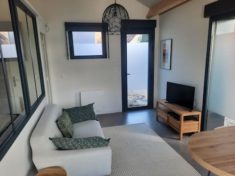 Popular Airbnb listing: The "cottage" in Archidiocèse De Lille
