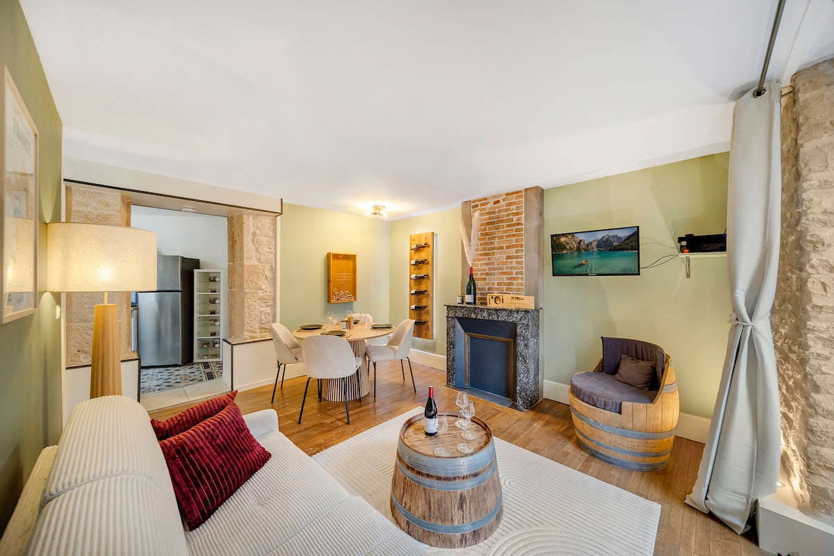 Top performing Airbnb: Oenosuite: Charm & Wine in the city center in Dijon