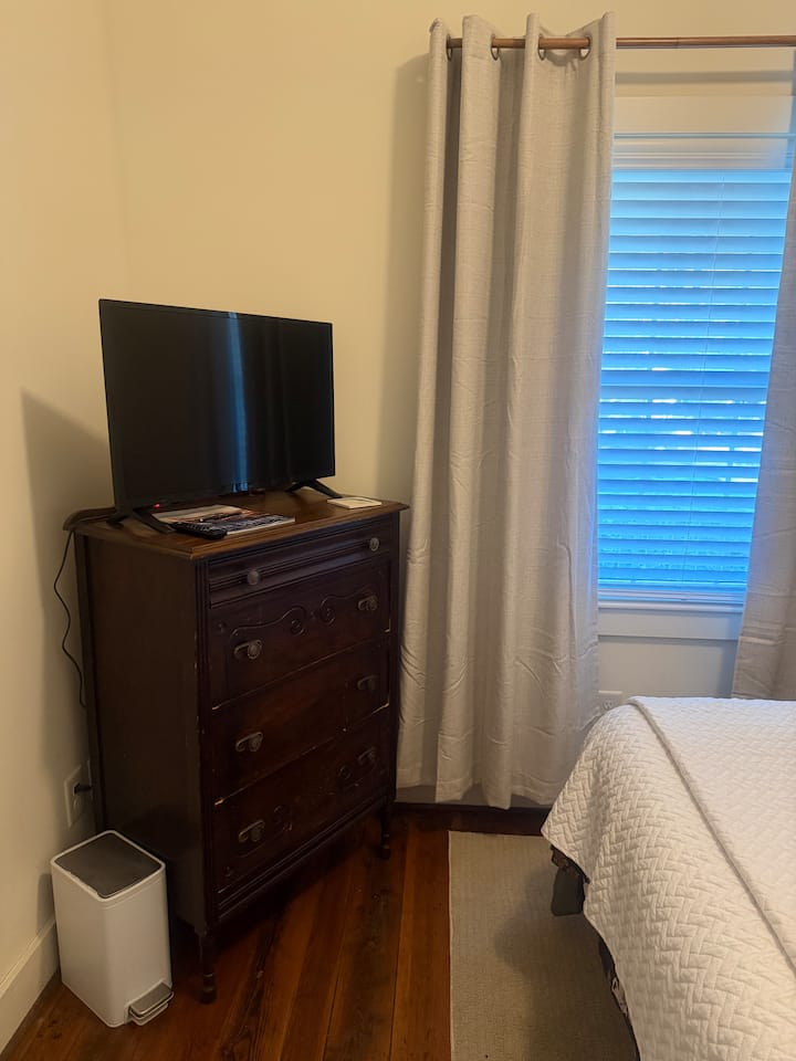 1935 Bungalow: Private Room - Wilmington, NC