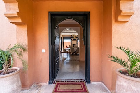 Successful Airbnb property: Villa Aylal: Ochre Escape in Arrondissement D'annakhil مقاطعة النخيل