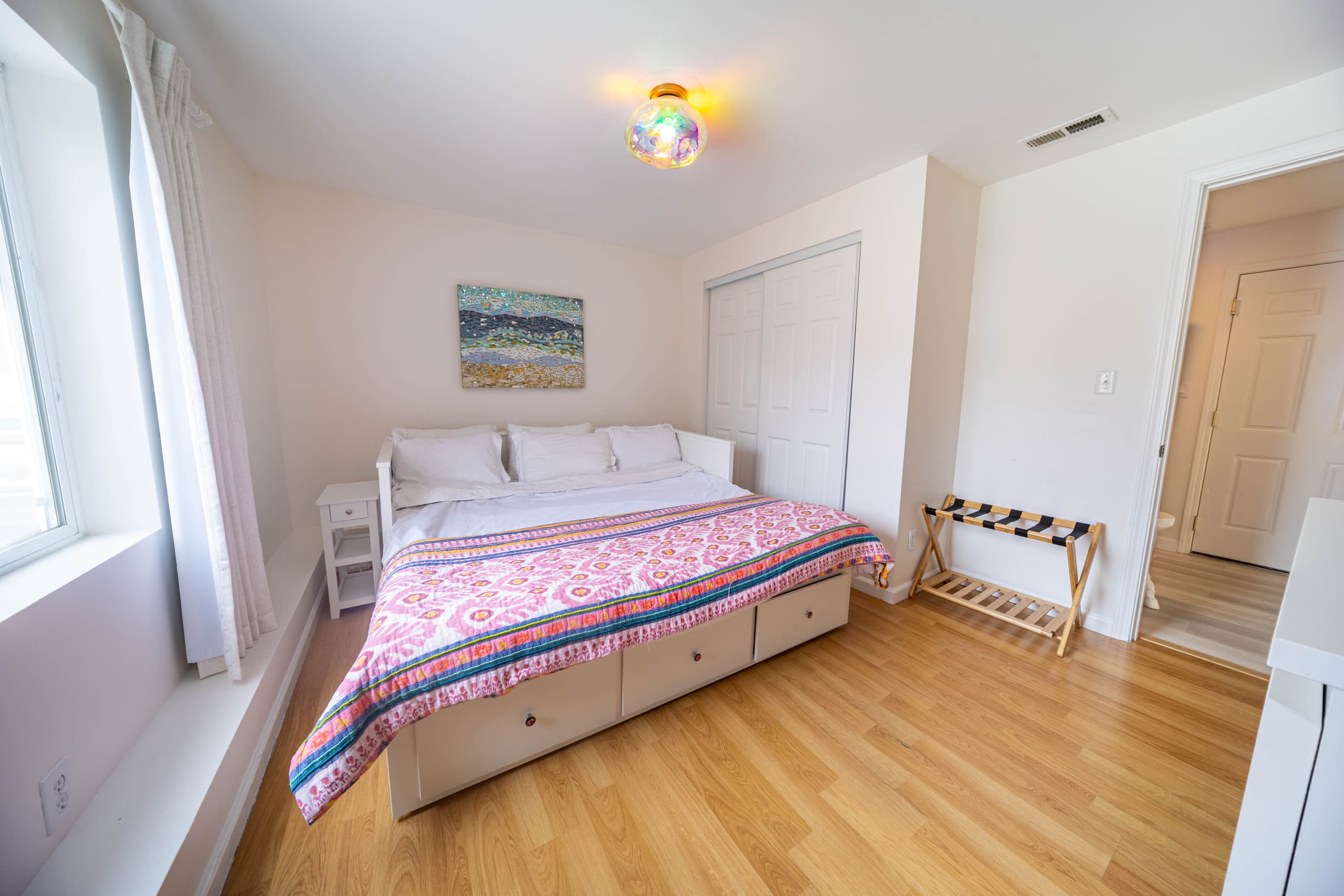 Beach Bungalow - Image 10