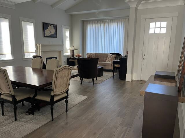 3bd/3.5 bth near Woodside gallery image 5