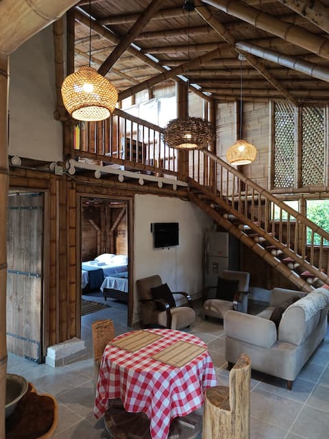 Top performing Airbnb: Bamboo Paradise near Parque del Café. in Montenegro