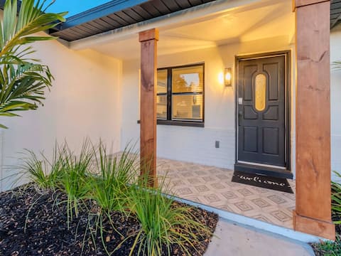 Popular Airbnb listing: The Nautical Nest - Largo, Florida in Largo