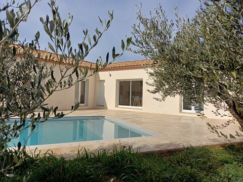House between Nîmes- Pont du Gard