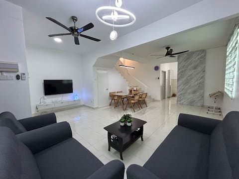 Penang Cozy Homestay
4R3B 10m JuscoBM
Max18-20pax
