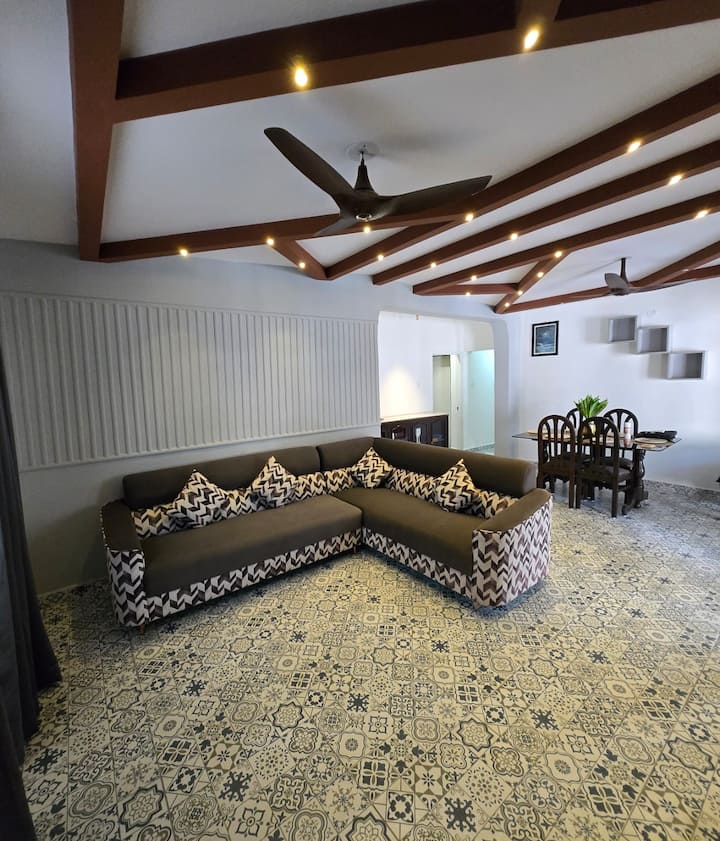 Living room image 1