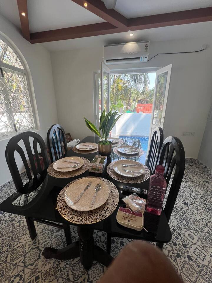 Dining area image 3