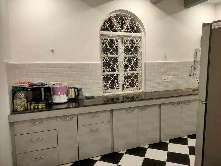 Full kitchen image 3