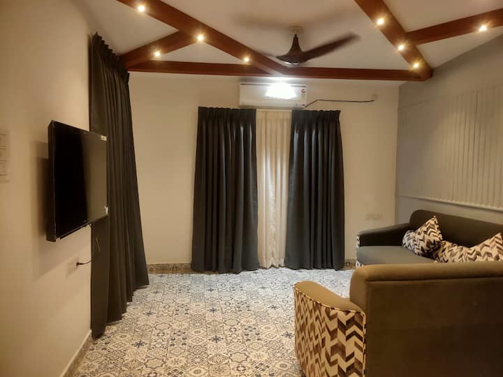 Living room image 2