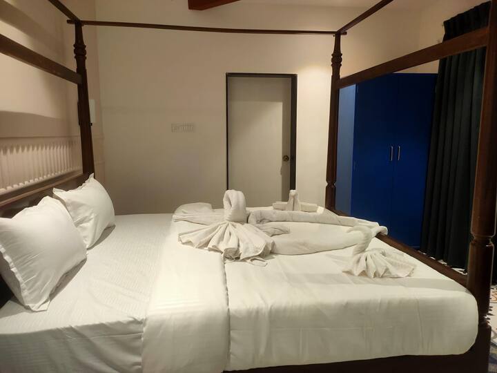 Bedroom 1 image 1
