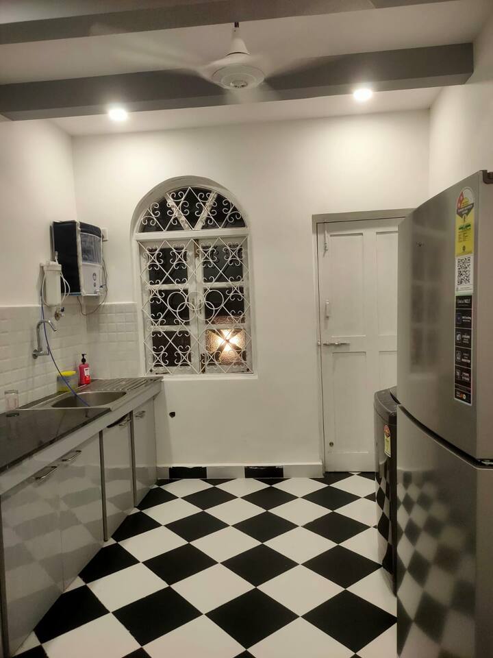 Full kitchen image 4