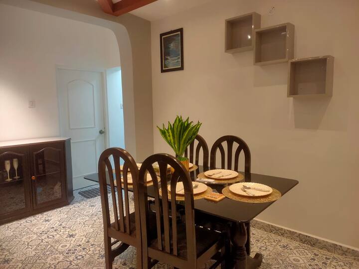 Dining area image 2