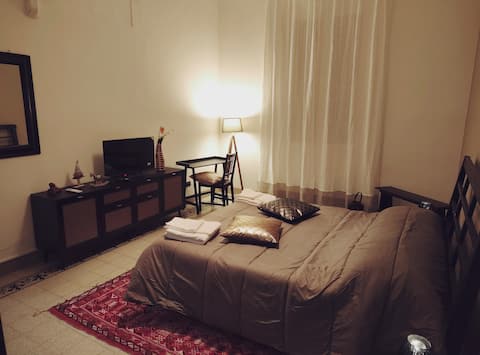Annuncio Airbnb popolare: Vlll Portico. Your suite in downtown Bo. a Bologna