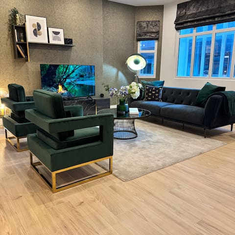 Chambers Residence 5* Luxury | 2BR | Dual Aspect gallery image 2