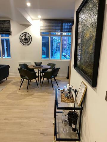 Chambers Residence 5* Luxury | 2BR | Dual Aspect gallery image 4