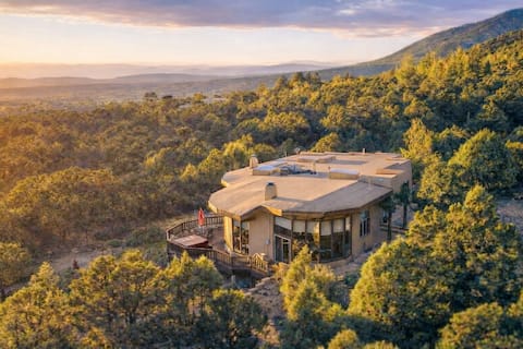Family-friendly adobe w/Hot Tub, 20 min Ski, Hike