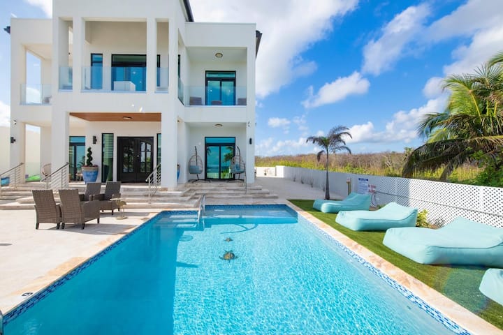 Luxury Beachview Retreat, Cayman Island. - Islas Caimán