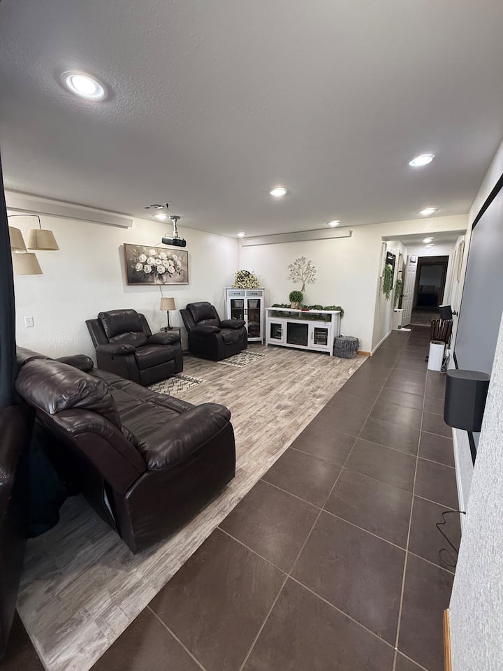 Roger Canyon *2 
basement apt w/ lots of parking