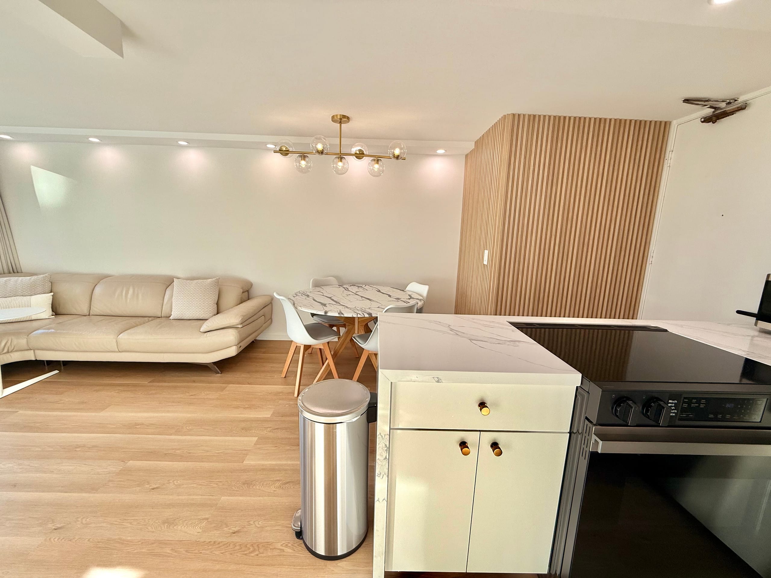 Waikiki City View + Infinity Pool #5 Free parking! - Image 11