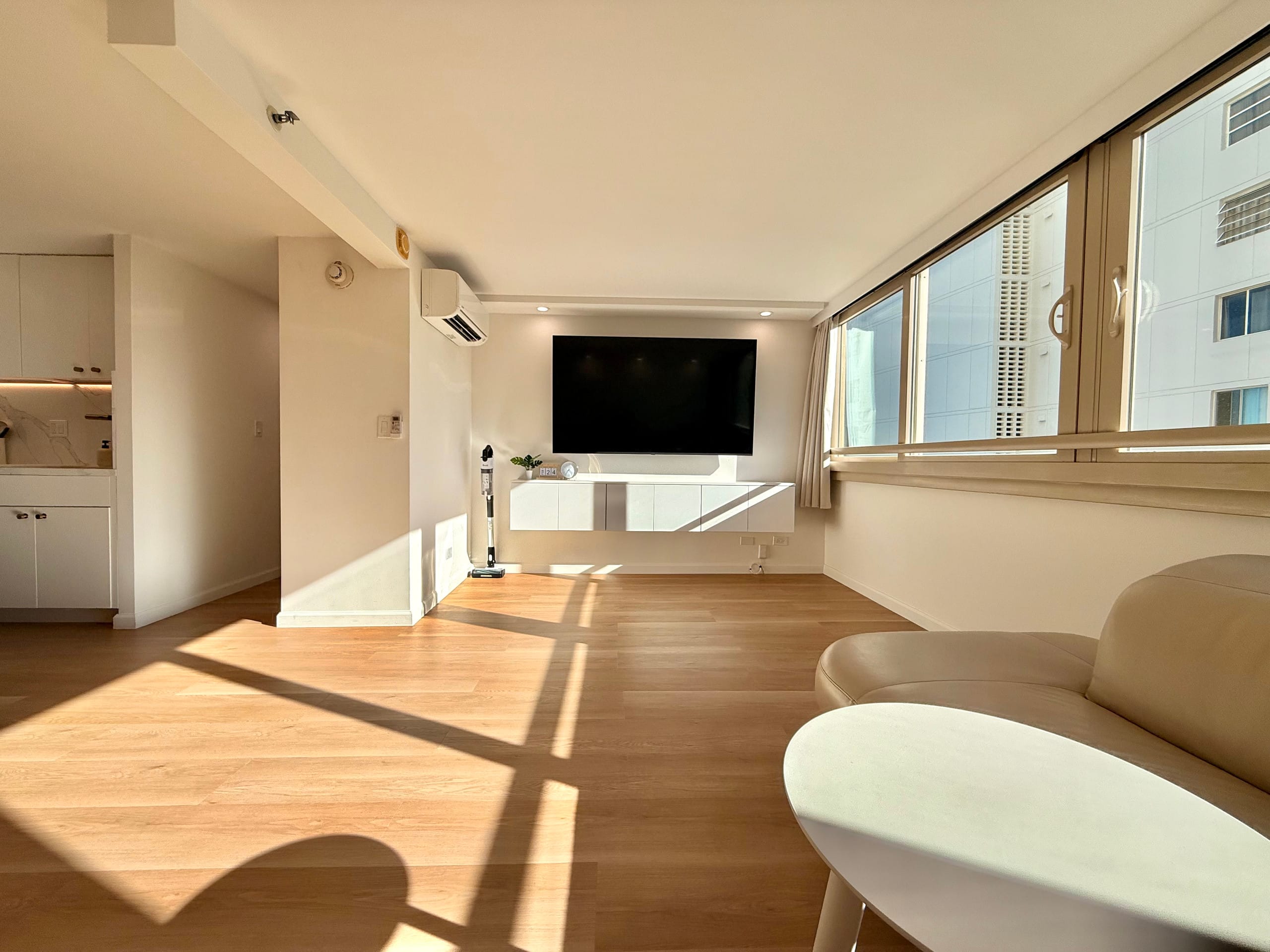 Waikiki City View + Infinity Pool #5 Free parking! - Image 4