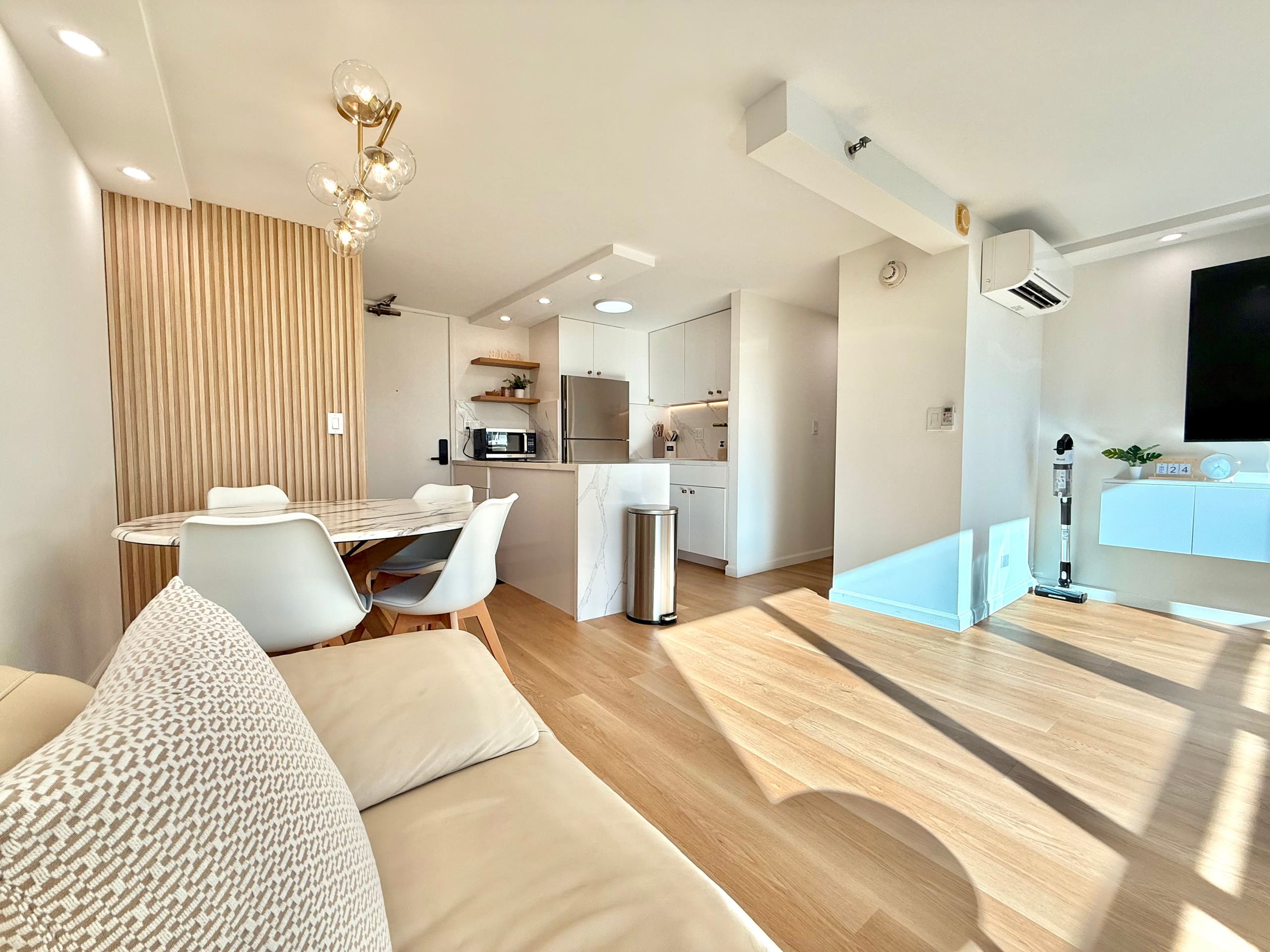 Waikiki City View + Infinity Pool #5 Free parking! - Image 3