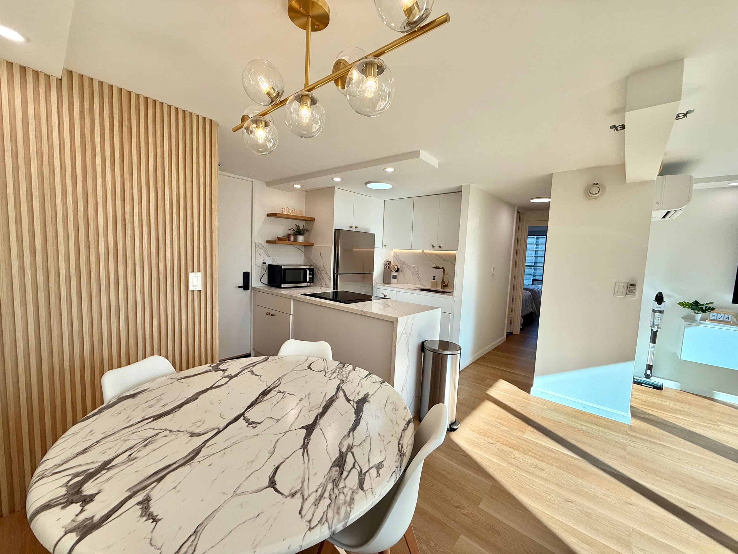 Waikiki City View + Infinity Pool #5 Free parking! - Image 10