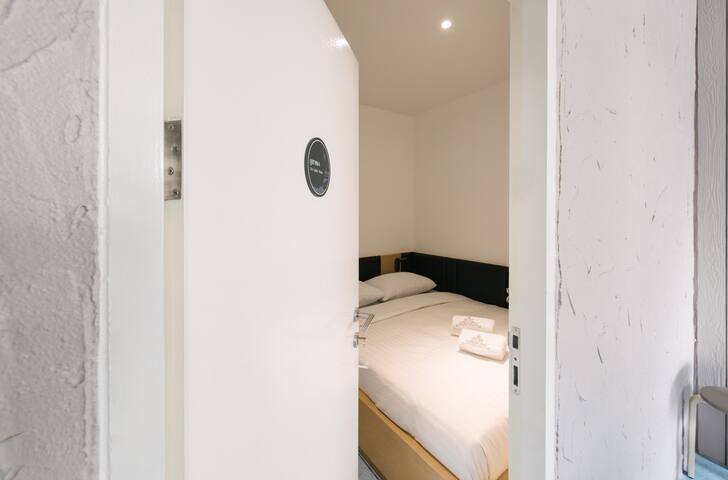 Entire home Phan Fa Heritage near Khao San Road gallery image 3