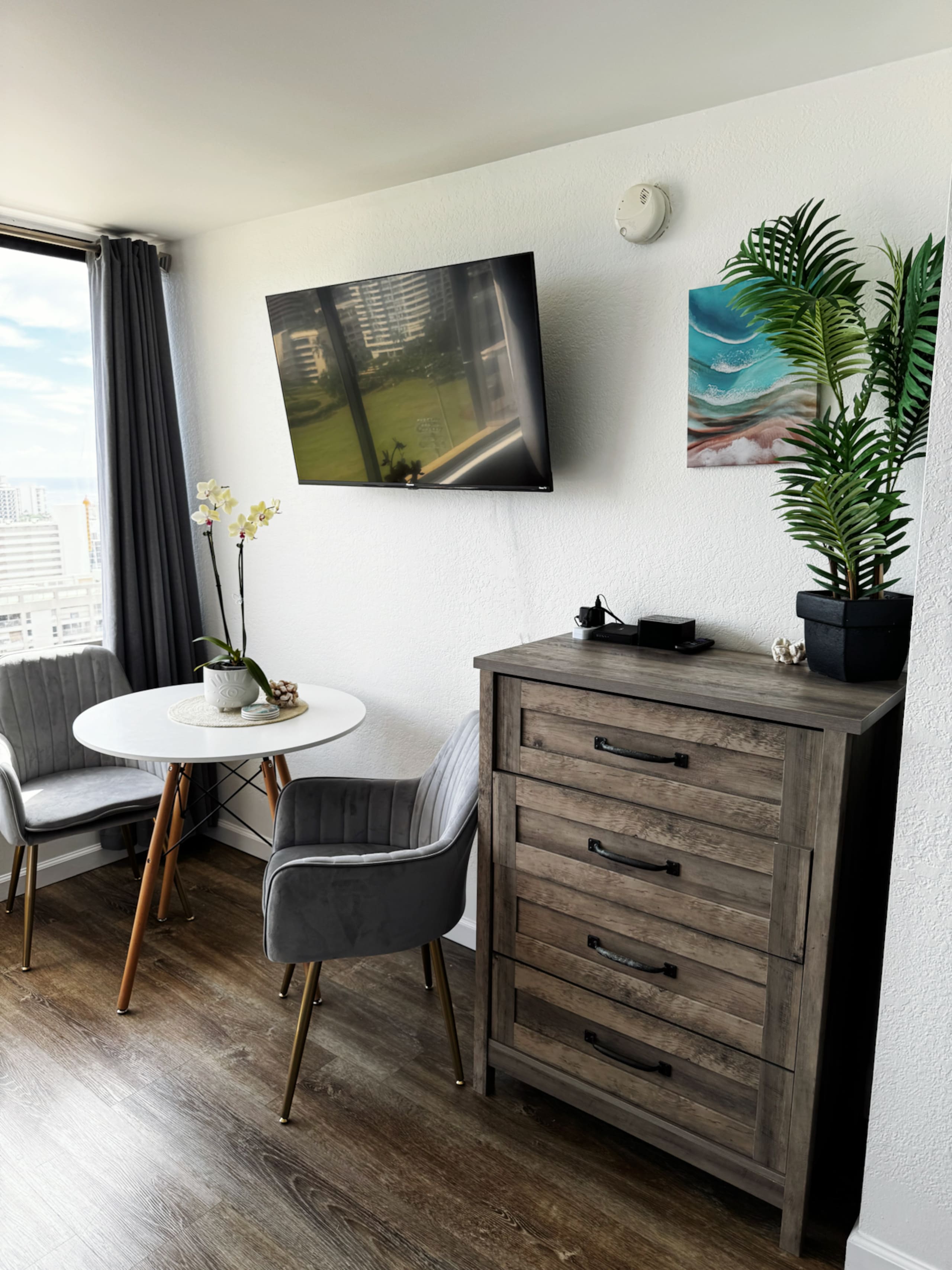 Condo in Honolulu · ★4.97 · 1 bedroom · 1 bed · 1 private bath - Image 19