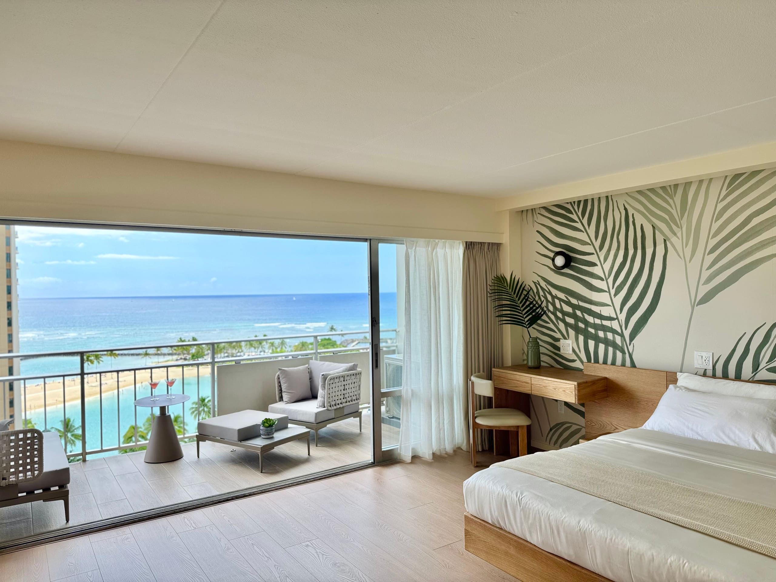 Condo in Honolulu · ★4.86 · 1 bedroom · 2 beds · 1 private bath - Image 13