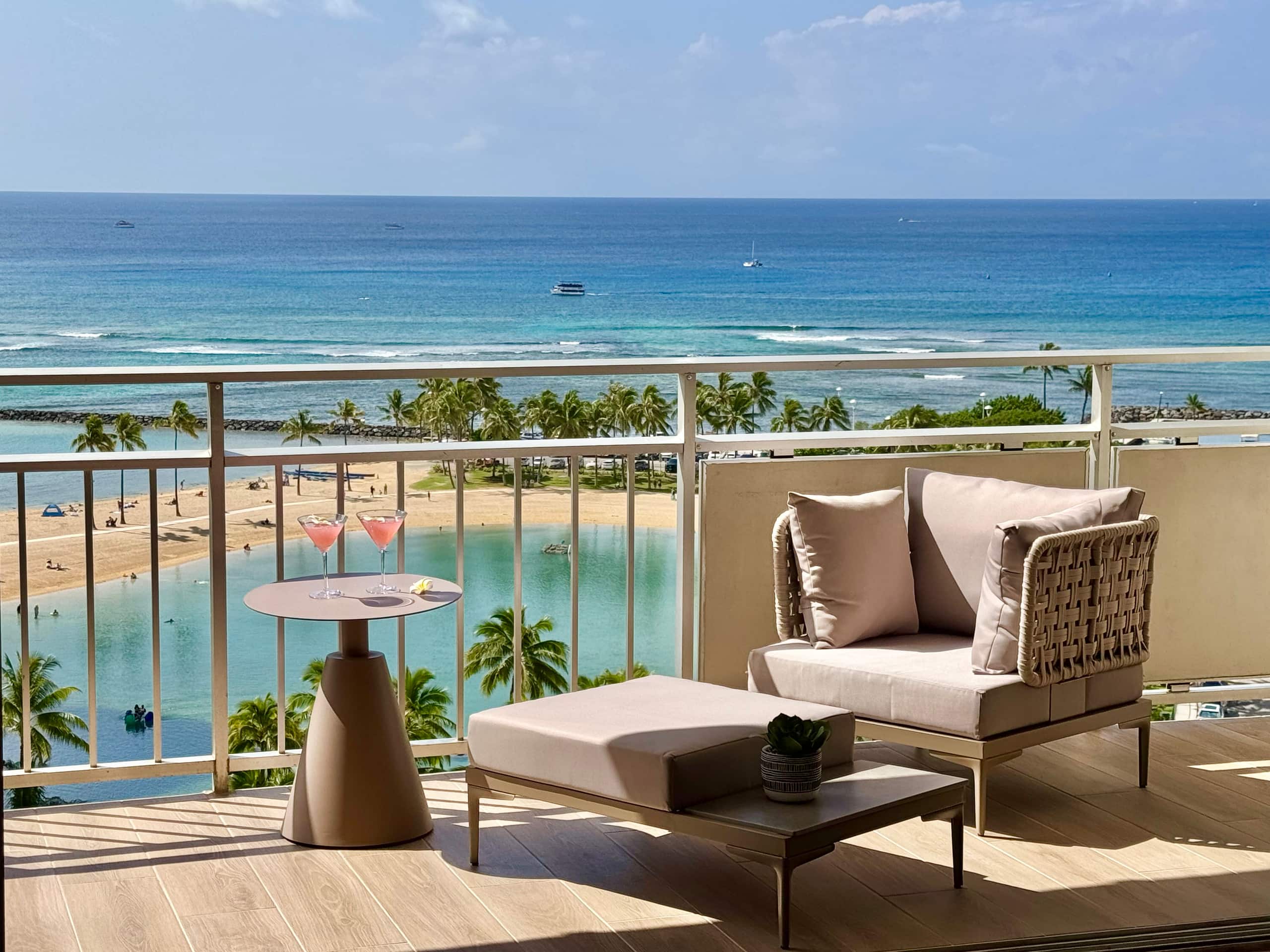 Condo in Honolulu · ★4.86 · 1 bedroom · 2 beds · 1 private bath - Image 4