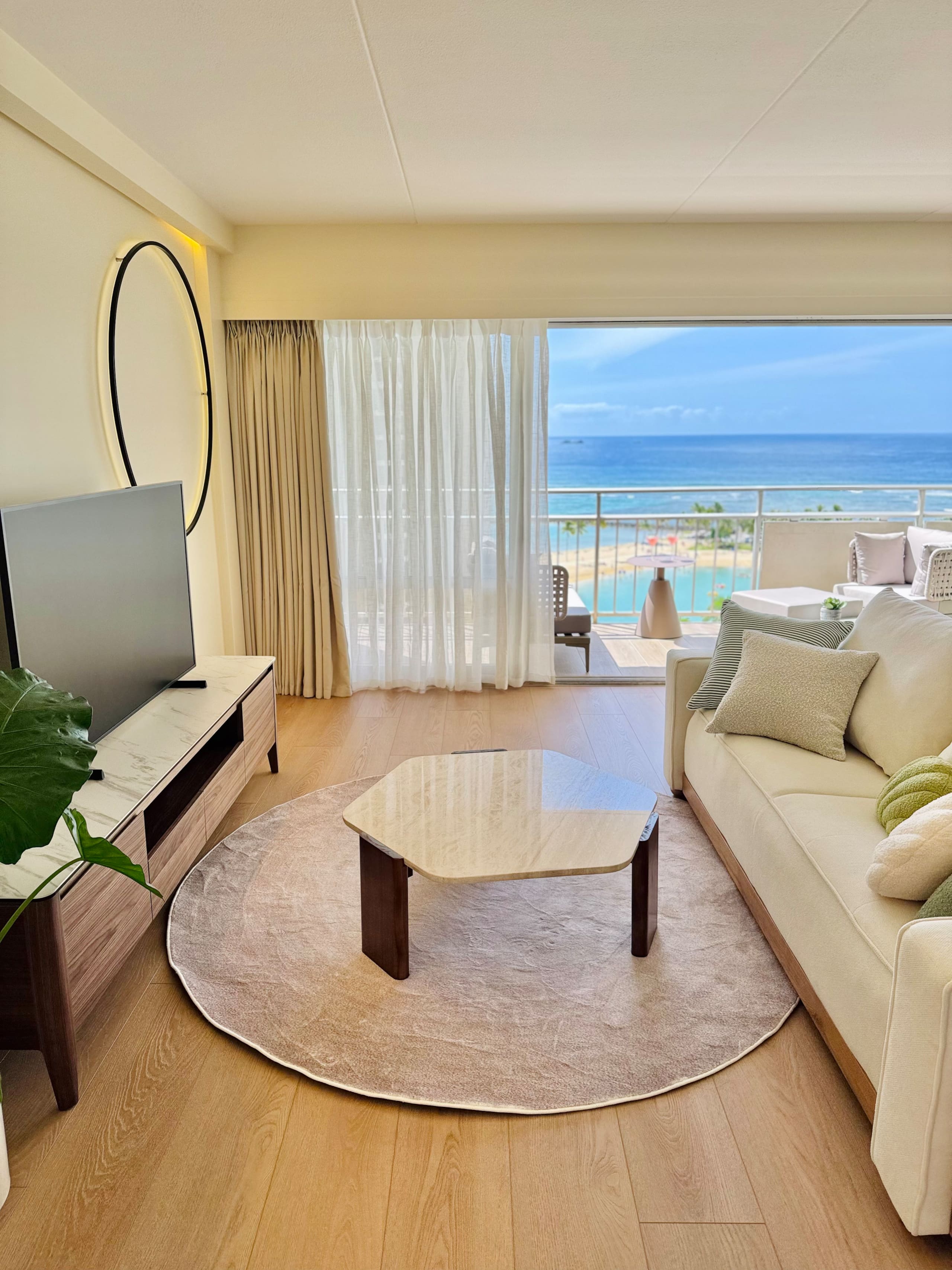 Condo in Honolulu · ★4.86 · 1 bedroom · 2 beds · 1 private bath - Image 2
