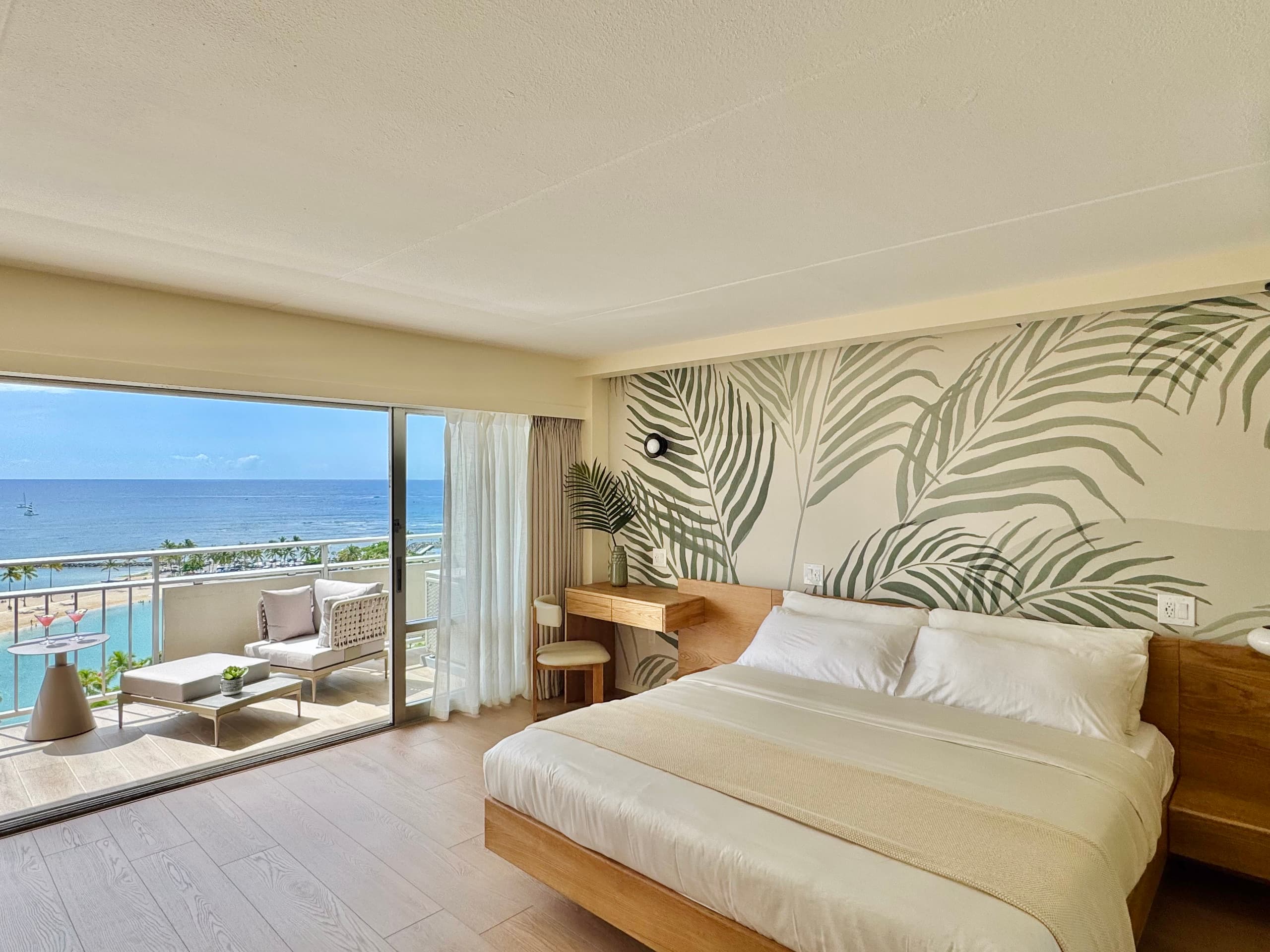 Condo in Honolulu · ★4.86 · 1 bedroom · 2 beds · 1 private bath - Image 11