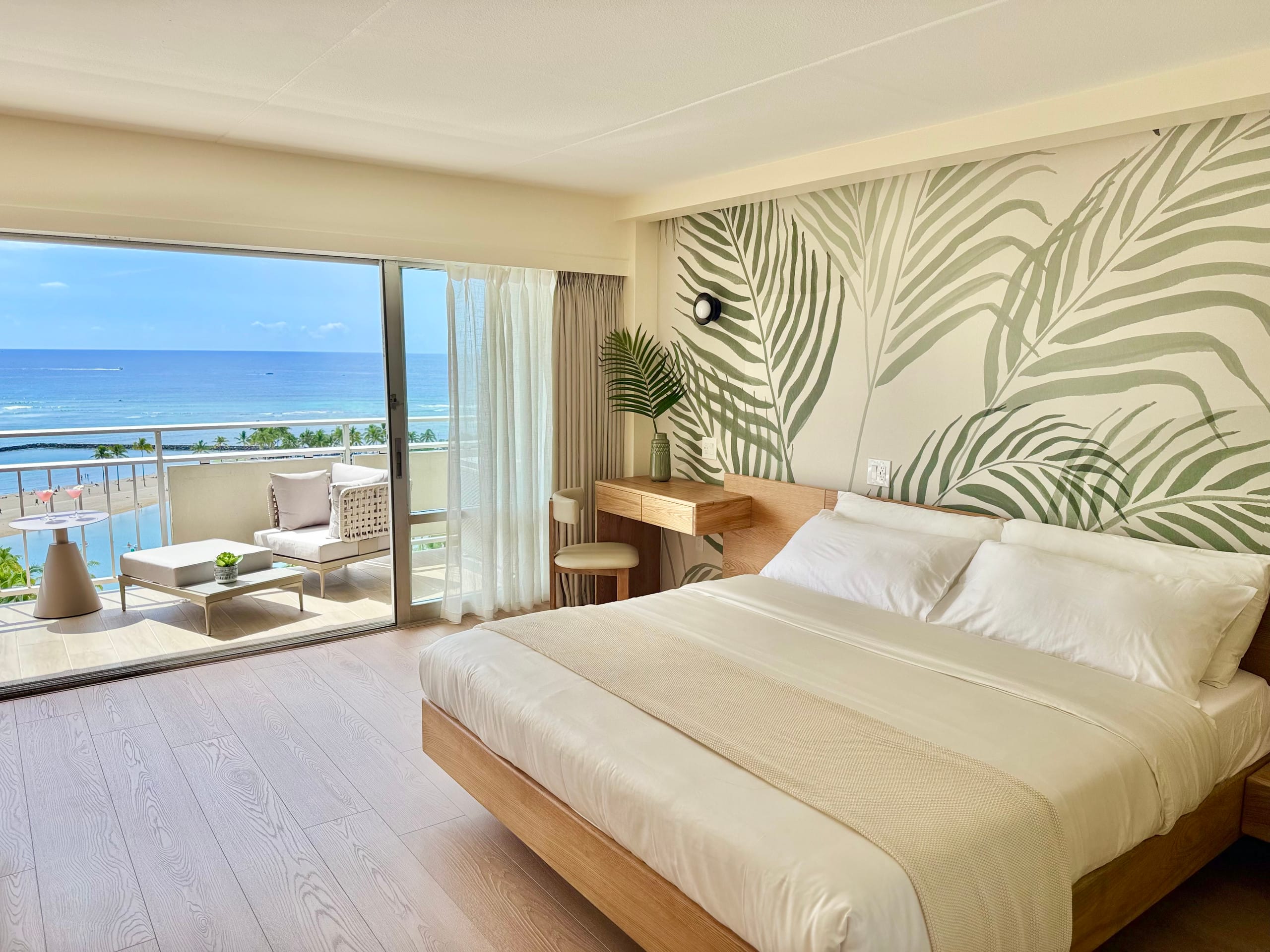 Condo in Honolulu · ★4.86 · 1 bedroom · 2 beds · 1 private bath - Image 12