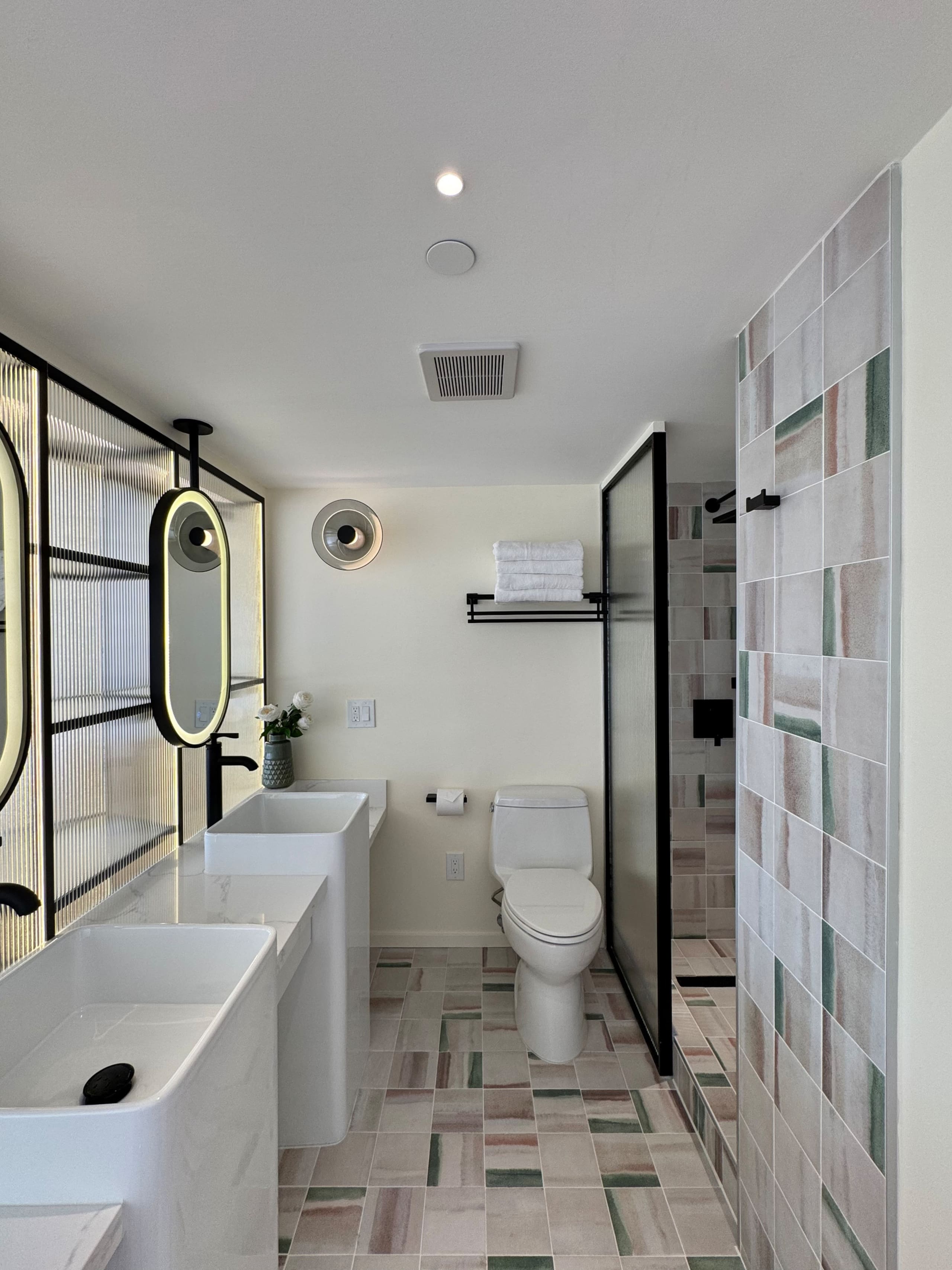 Condo in Honolulu · ★4.86 · 1 bedroom · 2 beds · 1 private bath - Image 38