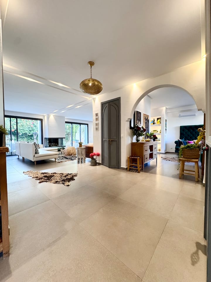 Golfside Luxury Villa • Modern Design & Comfort - Agadir