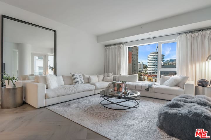 Luxury in the Heart of Hollywood