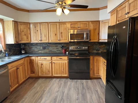 Newly remodeled large 6 bedroom