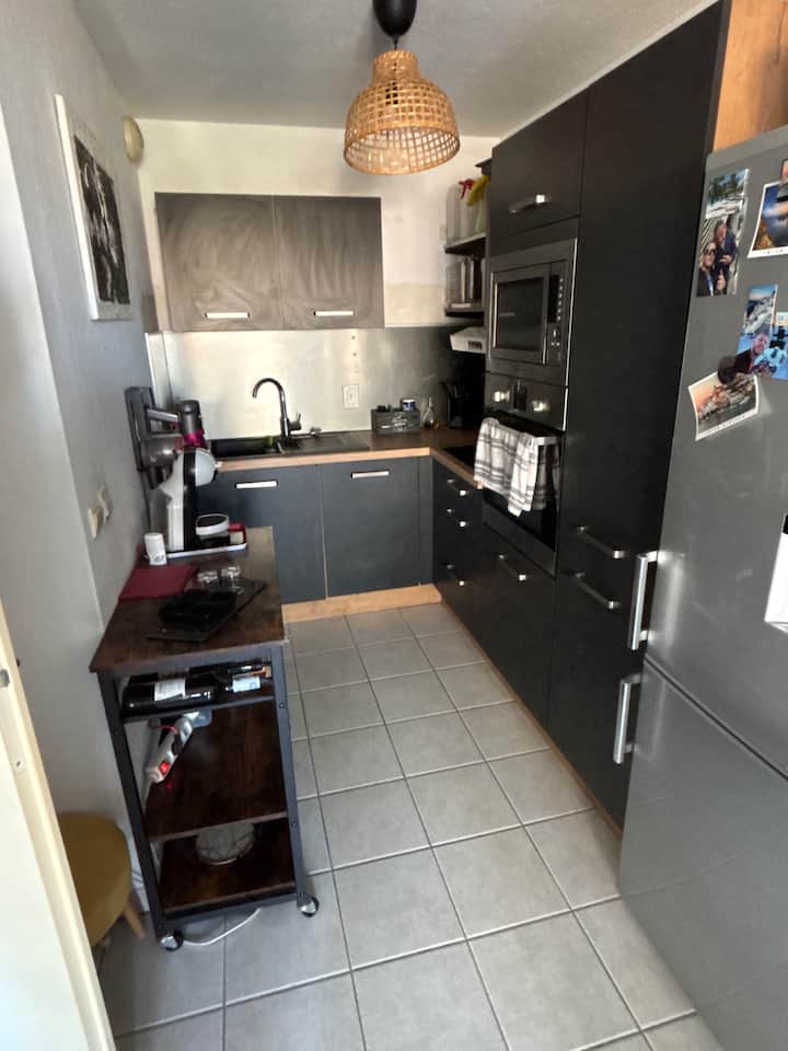 Appartement T2 Chaleureux - Saint-Gilles, France