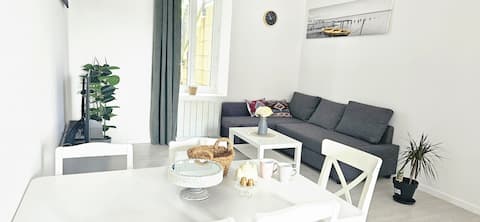 Maison C.N.P.E. Eurexpo. Airport