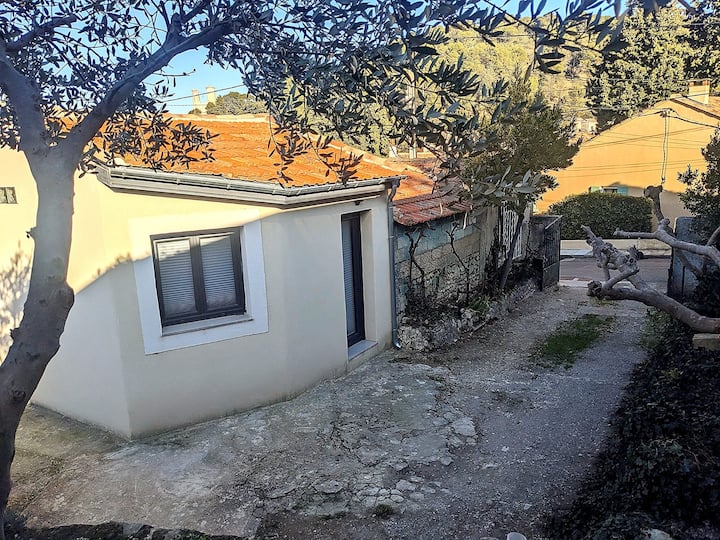 Charmant Studio à Châteaurenard - Graveson