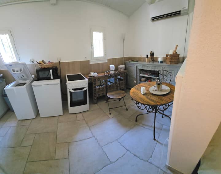 Petite Maisonnette Sur Mougins - ムージャン